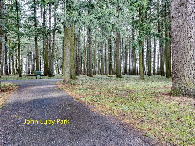 12330 Ne KNOTT St, Portland, OR 97230