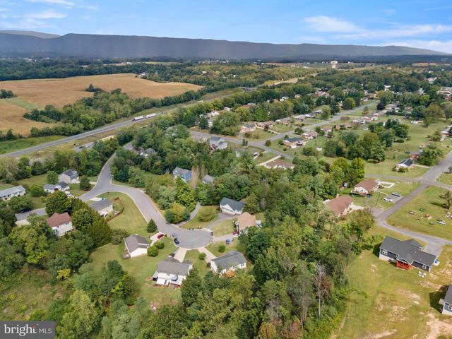 605 CEDAR CT, Woodstock, VA 22664
