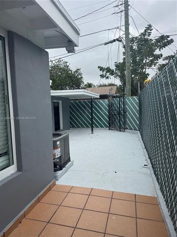 881 Hialeah Dr 2, Hialeah, FL 33010