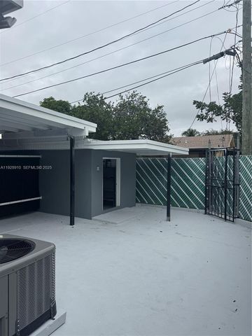 881 Hialeah Dr 2, Hialeah, FL 33010