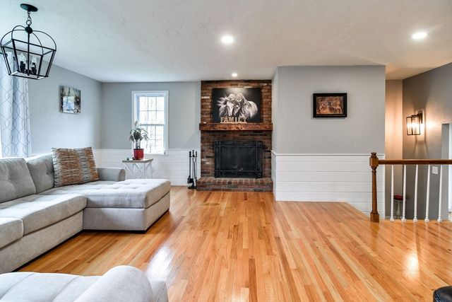 43 Dibuono Dr, Marlborough, MA 01752