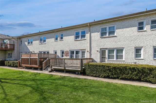 92 Cardinal Lane 92, Islip, NY 11751