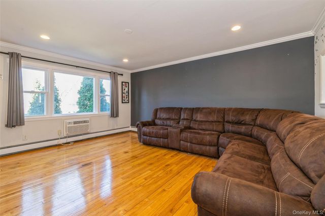 92 Cardinal Lane 92, Islip, NY 11751