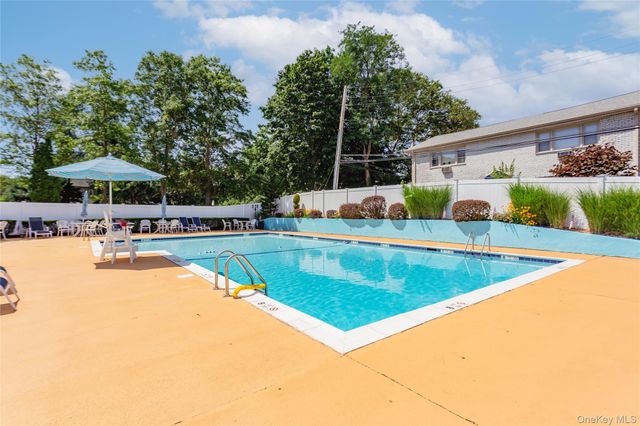 92 Cardinal Lane 92, Islip, NY 11751