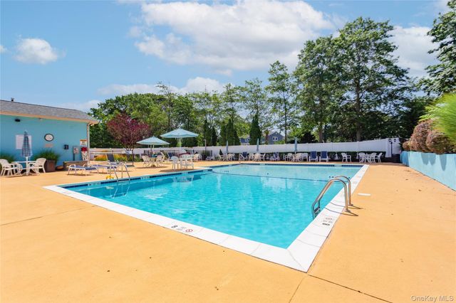 92 Cardinal Lane 92, Islip, NY 11751