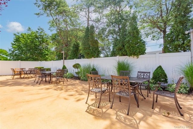 92 Cardinal Lane 92, Islip, NY 11751