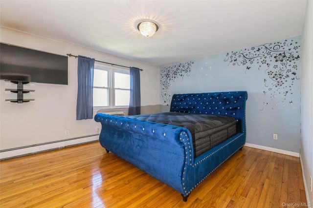92 Cardinal Lane 92, Islip, NY 11751