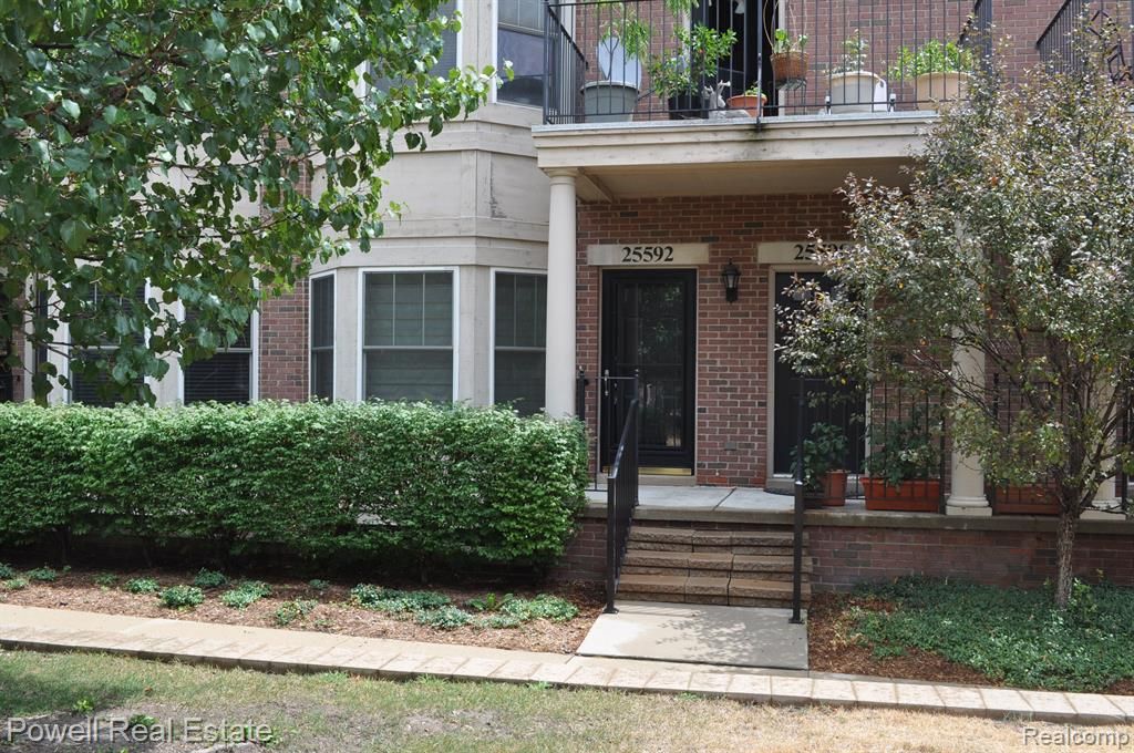 25592 Portico Lane, Novi, MI 48375