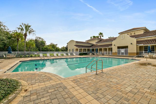 80 Longview Way N, Palm Coast, FL 32137