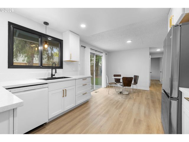 20410 Sw RACHELLE Ct, Beaverton, OR 97078