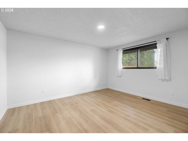 20410 Sw RACHELLE Ct, Beaverton, OR 97078