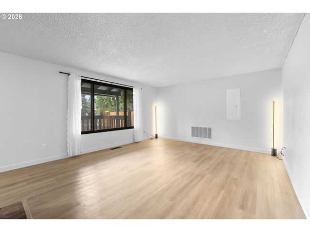 20410 Sw RACHELLE Ct, Beaverton, OR 97078