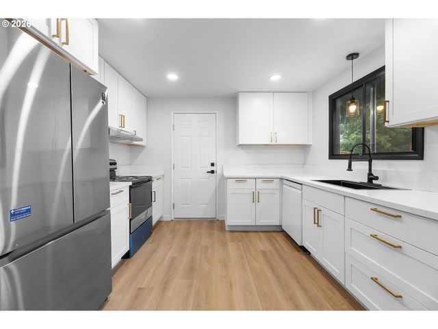 20410 Sw RACHELLE Ct, Beaverton, OR 97078