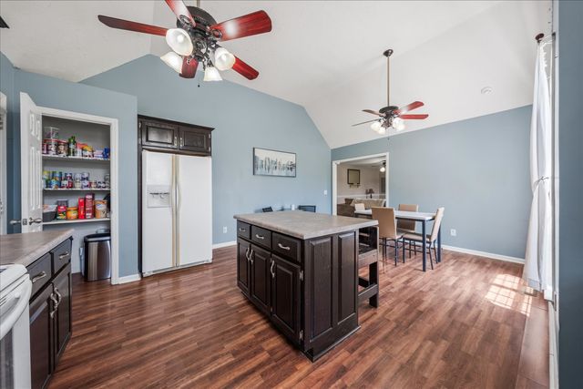 5 Summerfield Dr, Fayetteville, TN 37334