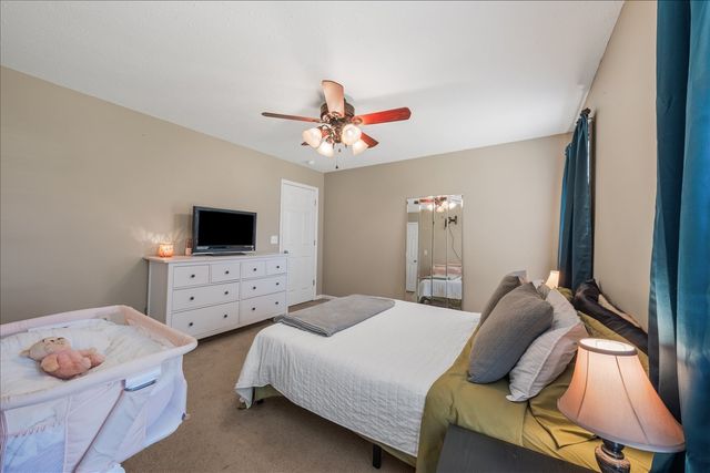 5 Summerfield Dr, Fayetteville, TN 37334