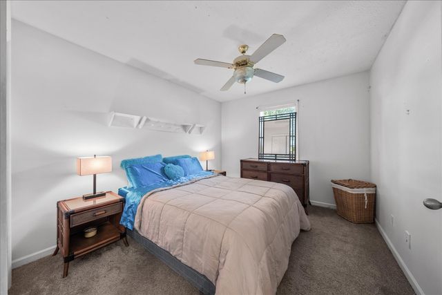 5 Summerfield Dr, Fayetteville, TN 37334