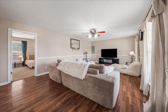 5 Summerfield Dr, Fayetteville, TN 37334