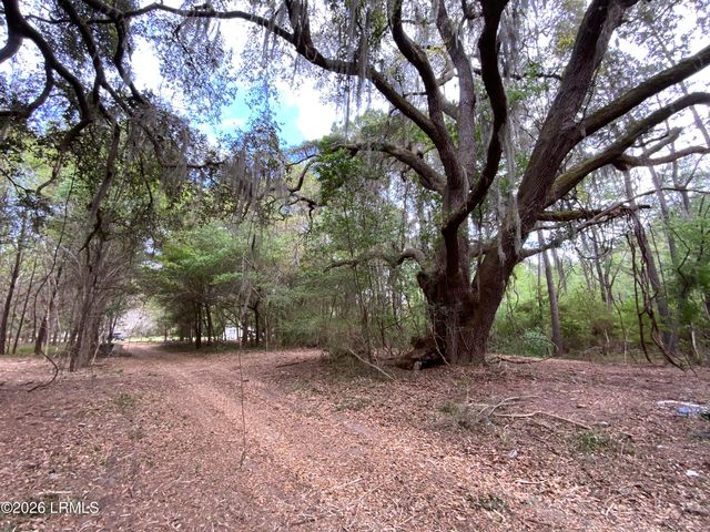 33 Pearl Harbor Lane, St. Helena Island, SC 29920