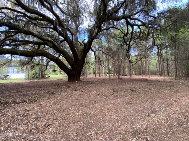 33 Pearl Harbor Lane, St. Helena Island, SC 29920