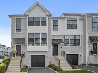 22 Brentwood Circle 22, Danbury, CT 06810