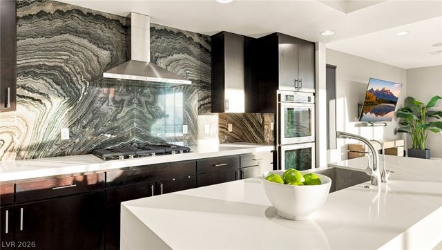 921 Vegas View Drive, Henderson, NV 89052