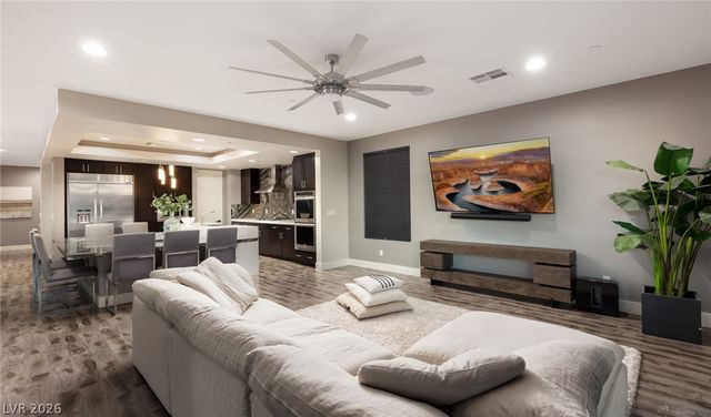 921 Vegas View Drive, Henderson, NV 89052