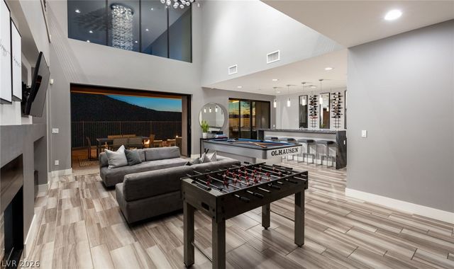 921 Vegas View Drive, Henderson, NV 89052