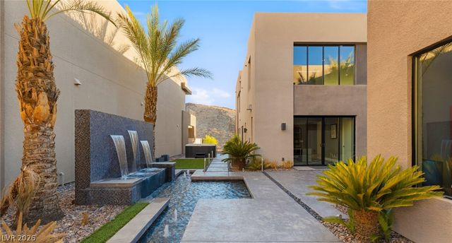 921 Vegas View Drive, Henderson, NV 89052