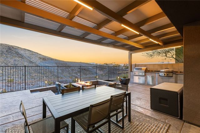 921 Vegas View Drive, Henderson, NV 89052