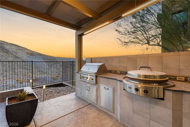 921 Vegas View Drive, Henderson, NV 89052