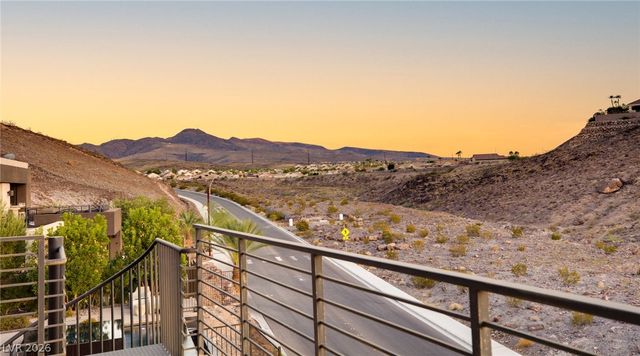 921 Vegas View Drive, Henderson, NV 89052
