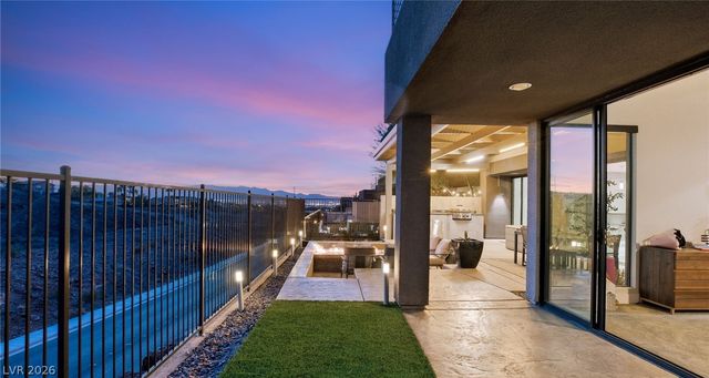 921 Vegas View Drive, Henderson, NV 89052
