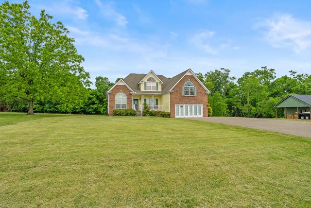 813 Shun Pike, Cottontown, TN 37048