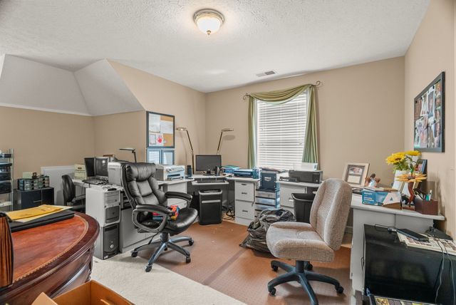 813 Shun Pike, Cottontown, TN 37048