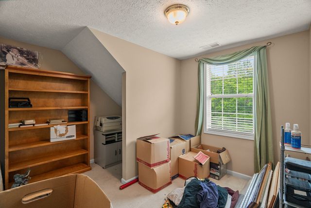 813 Shun Pike, Cottontown, TN 37048