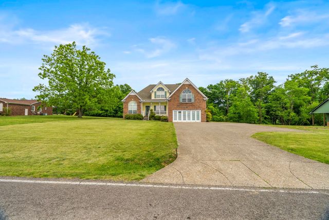 813 Shun Pike, Cottontown, TN 37048