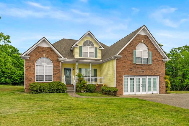 813 Shun Pike, Cottontown, TN 37048