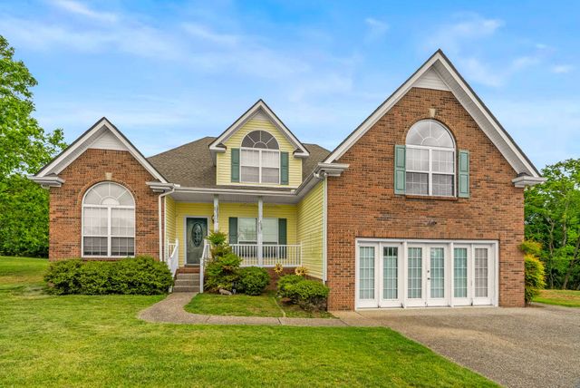 813 Shun Pike, Cottontown, TN 37048