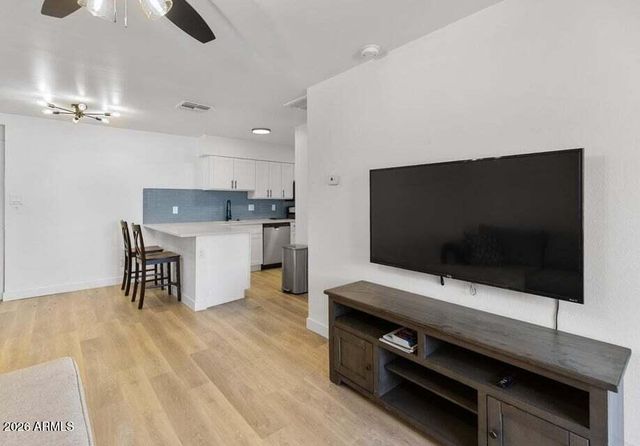 302 E MONTE VISTA Road C2, Phoenix, AZ 85004