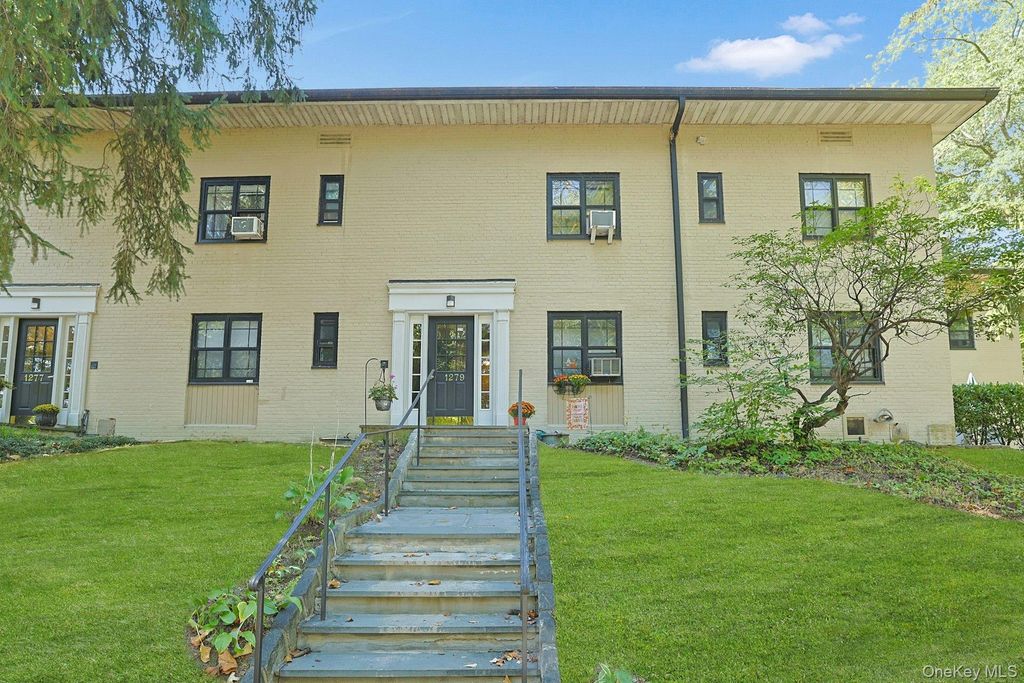 1279 California Road 2L, Eastchester, NY 10709
