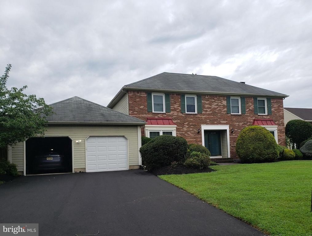 11 GLENGARRY WAY, West Windsor, NJ 08550