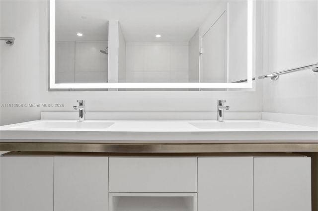 2000 Metropica Way 2504, Sunrise, FL 33323