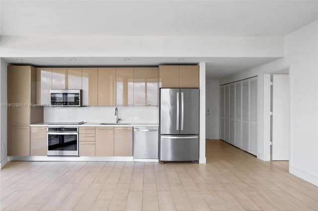 2000 Metropica Way 2504, Sunrise, FL 33323