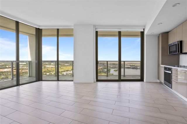 2000 Metropica Way 2504, Sunrise, FL 33323