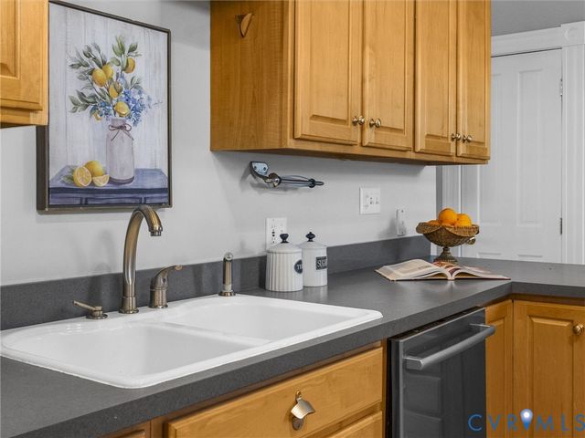 4 Strawberry St, Richmond, VA 23220