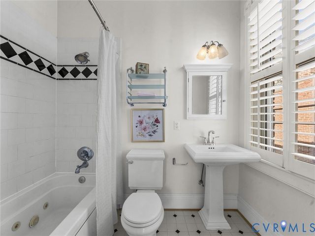 4 Strawberry St, Richmond, VA 23220