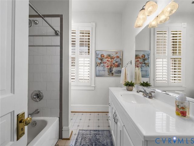 4 Strawberry St, Richmond, VA 23220