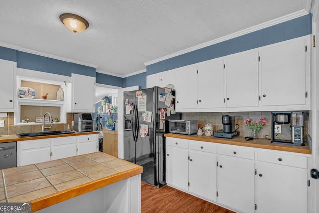 72 Cade Street, Hartwell, GA 30643