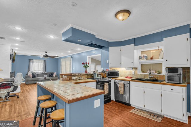 72 Cade Street, Hartwell, GA 30643