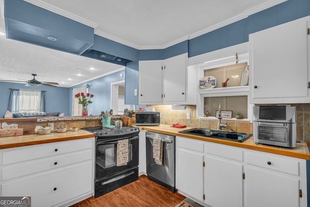 72 Cade Street, Hartwell, GA 30643